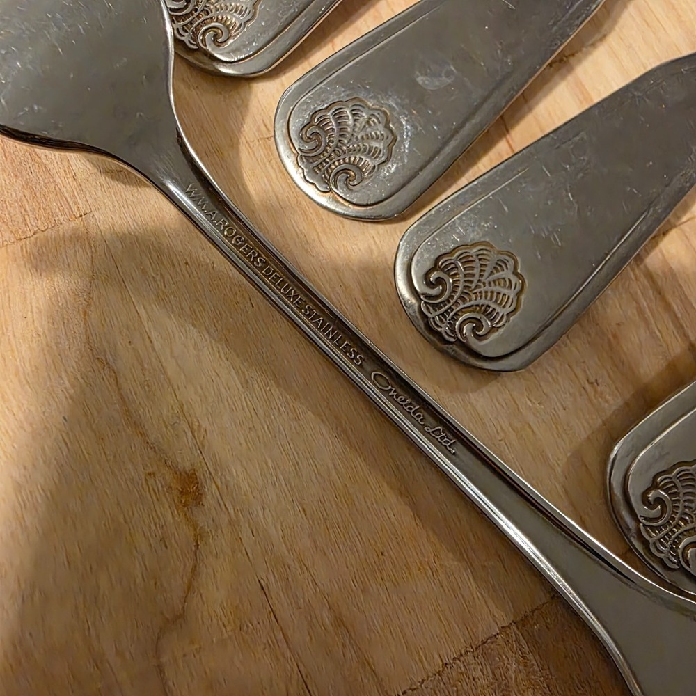 WM A ROGERS c1991 COLONIAL MOOD DELUXE STAINLESS 6 PLACE/ DINNER FORKS - Picture 3 of 3